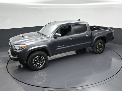 Used 2022 Toyota Tacoma TRD Sport w/ Technology Package RWD image 28