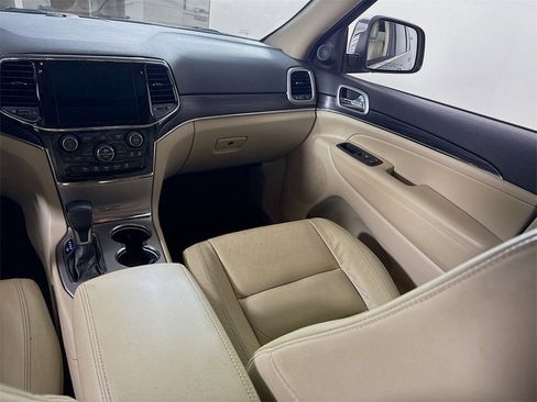 Used 2019 Jeep Grand Cherokee Limited image 17