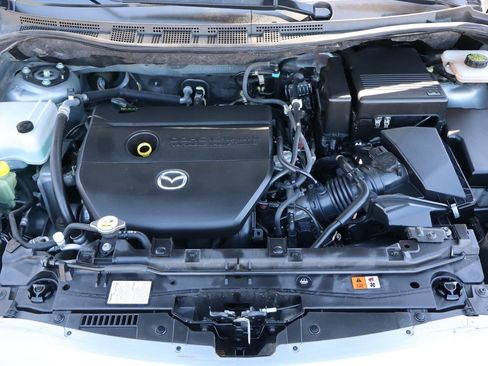 Used 2012 MAZDA MAZDA5 Touring w/ Moonroof & Audio Pkg image 38