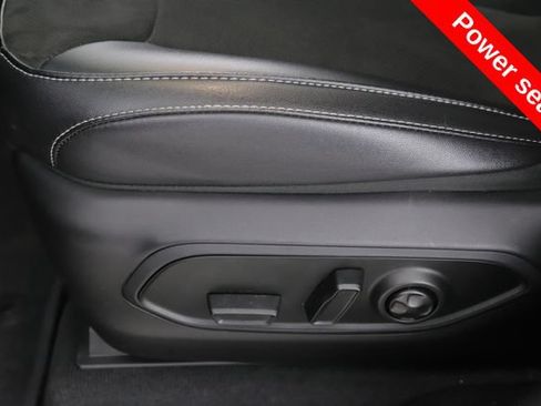 Used 2025 Jeep Grand Cherokee L Altitude AWD/4WD image 19