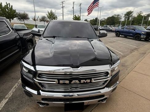 Used 2022 RAM 1500 Laramie AWD/4WD image 2