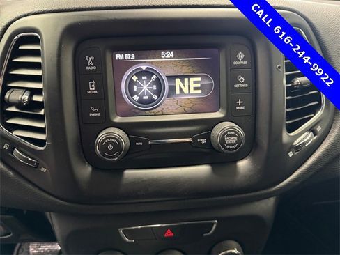 Used 2018 Jeep Compass Latitude w/ Cold Weather Group image 14