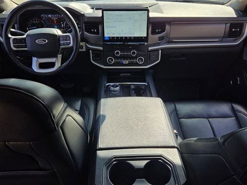 Used 2024 Ford Expedition XLT image 14