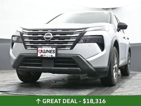 Used 2024 Nissan Rogue S image 44