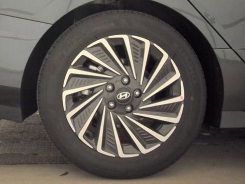 Used 2025 Hyundai Sonata SEL FWD image 19