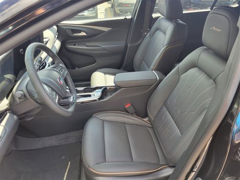 New 2025 Buick Envista Avenir image 12