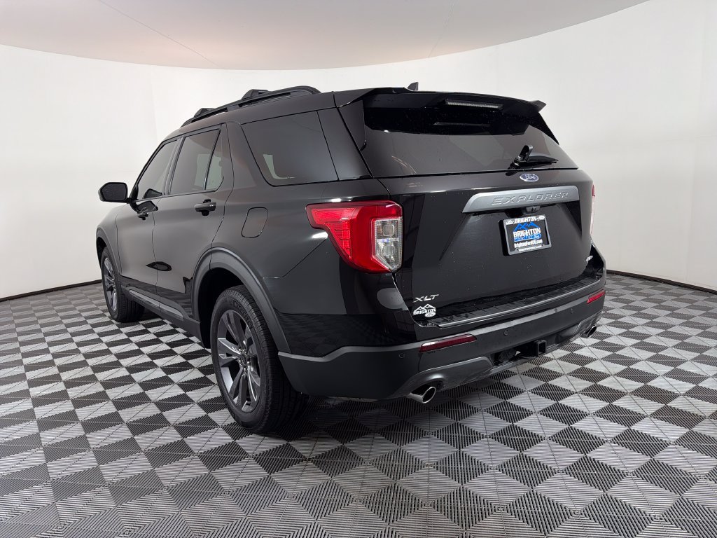 Used 2024 Ford Explorer XLT w/ Equipment Group 202A AWD/4WD image 5