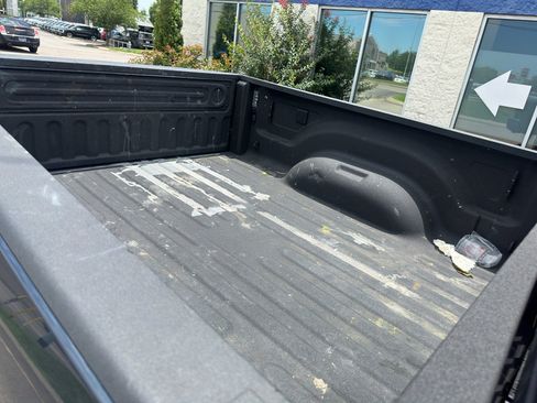 Used 2025 RAM 2500 Big Horn AWD/4WD image 14