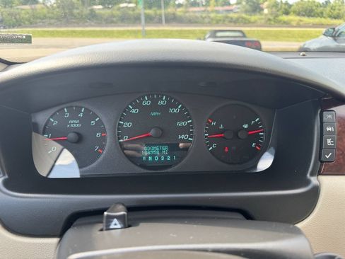 Used 2011 Chevrolet Impala LS FWD image 18