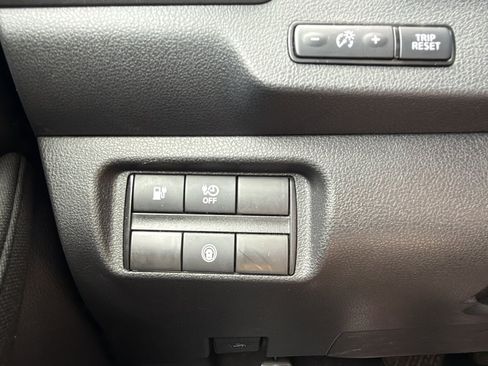 Used 2025 Nissan Leaf S FWD image 26