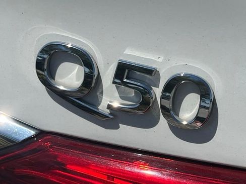Used 2015 INFINITI Q50 w/ Moonroof Package RWD image 33