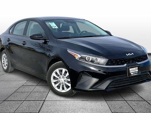 Used 2024 Kia Forte LX image 2