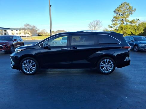 Used 2022 Toyota Sienna Platinum image 6