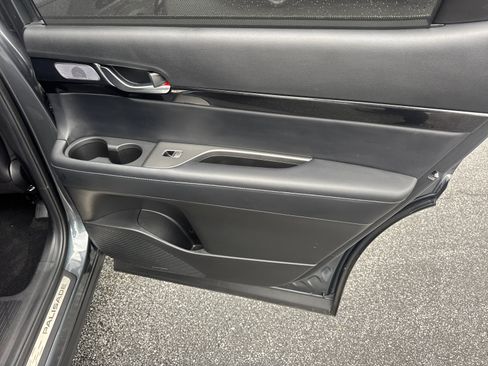 Used 2021 Hyundai Palisade Limited image 16