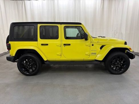 Used 2023 Jeep Wrangler Unlimited Sahara w/ Cold Weather Group AWD/4WD image 7