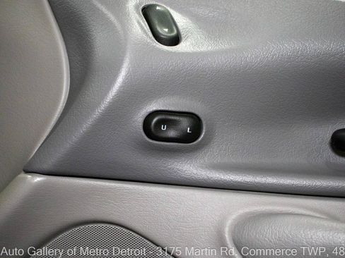 Used 1996 Ford Thunderbird LX RWD image 34