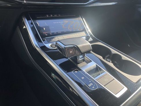Used 2022 Audi Q8 Premium Plus image 30