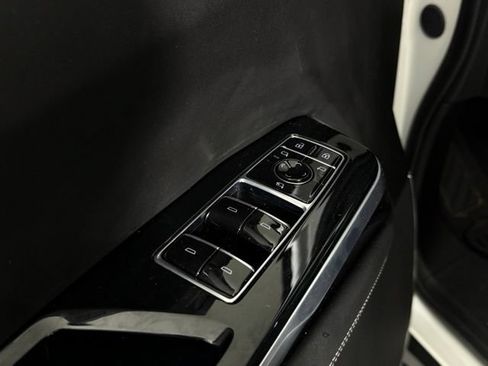Used 2025 Cadillac Escalade V AWD/4WD image 30