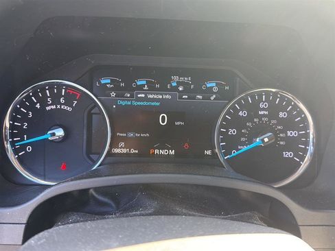 Used 2018 Ford Expedition Limited w/ Equipment Group 301A AWD/4WD image 9