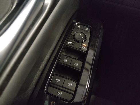 Used 2022 Nissan Pathfinder S AWD/4WD image 27