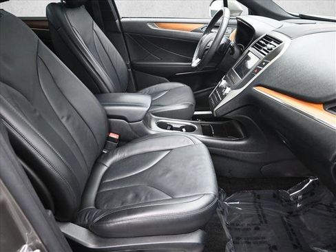 Used 2017 Lincoln MKC Reserve image 29