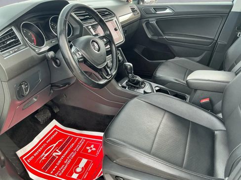 Used 2018 Volkswagen Tiguan SEL w/ 3rd Row Seat Package image 11