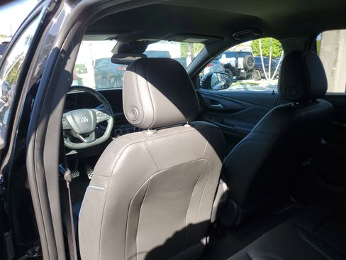 Used 2024 Buick Envista Sport Touring w/ Convenience I Package image 5