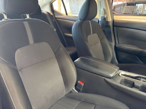 Used 2025 Nissan Sentra SV FWD image 34
