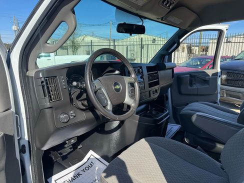 Used 2017 Chevrolet Express 3500 LT w/ LT Preferred Equipment Group image 24