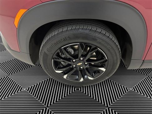 Used 2023 Chevrolet TrailBlazer LT w/ Convenience Package image 9