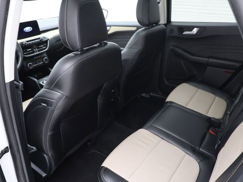 Used 2022 Ford Escape Titanium w/ Titanium Elite Package image 8