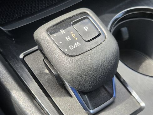 Used 2025 Nissan Rogue S AWD/4WD image 20