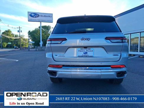 Used 2021 Jeep Grand Cherokee L Overland w/ Luxury Tech Group IV AWD/4WD image 9