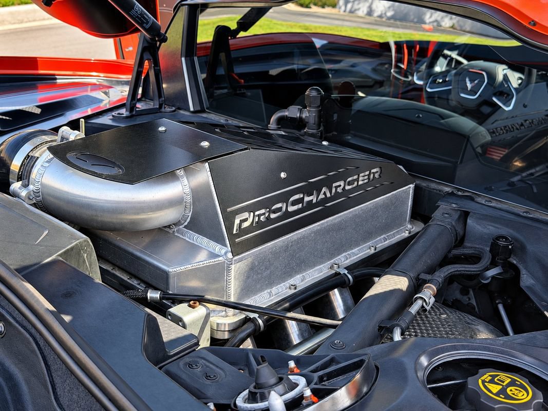 Used 2021 Chevrolet Corvette Stingray Premium Cpe w/ Z51 Performance Package RWD image 27