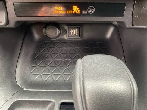 Used 2024 Toyota RAV4 XLE AWD/4WD image 25