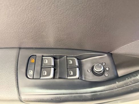 Used 2018 Audi Q3 2.0T Premium Plus w/ Premium Plus Package AWD/4WD image 33