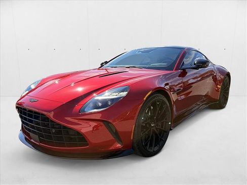 Used 2025 Aston Martin V8 Vantage Coupe image 2