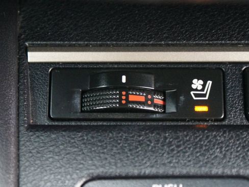 Used 2016 Lexus ES 350 w/ Navigation System Package image 9