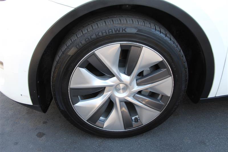 Used 2023 Tesla Model Y Long Range AWD/4WD image 27