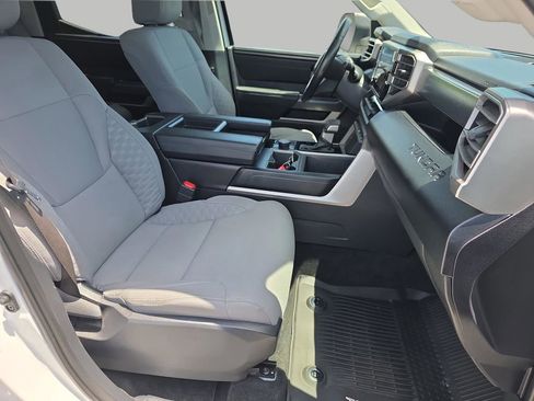 Used 2022 Toyota Tundra SR5 AWD/4WD image 32