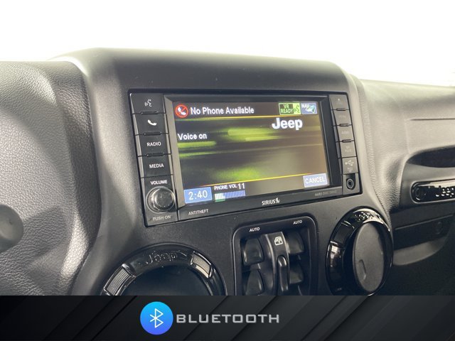 Used 2015 Jeep Wrangler Unlimited Sahara w/ Dual Top Group AWD/4WD image 3