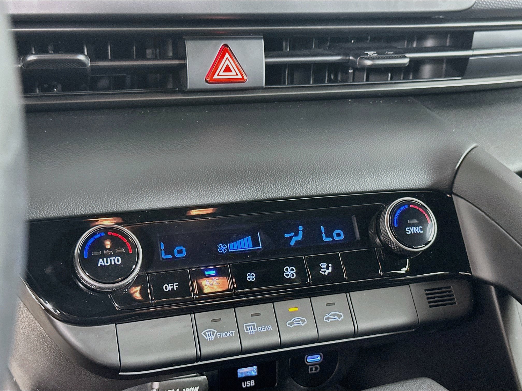 Used 2025 Hyundai Elantra Sport FWD image 23