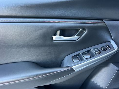Used 2025 Nissan Sentra SR w/ Midnight Edition FWD image 12