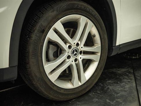 Used 2018 Mercedes-Benz GLA 250 4MATIC image 3