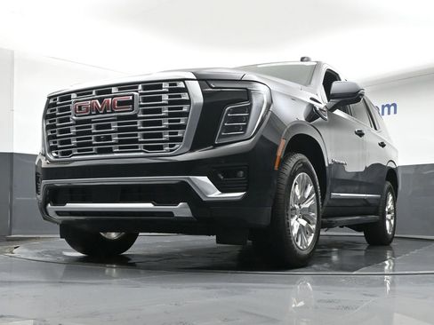 Used 2025 GMC Yukon Denali w/ LPO, Floor Liner Package image 6