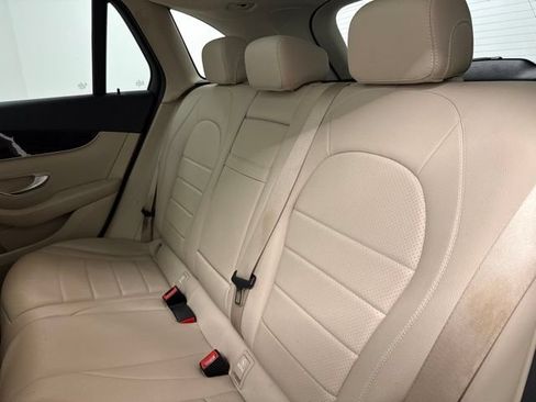 Used 2019 Mercedes-Benz GLC 300 4MATIC image 18
