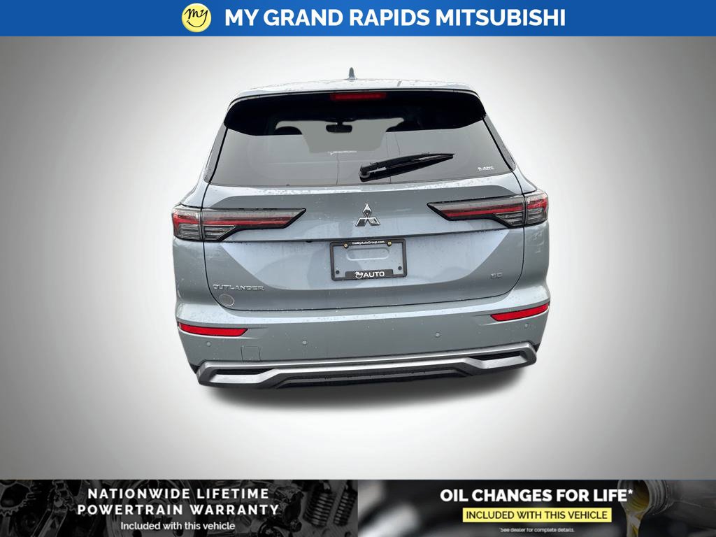 New 2026 Mitsubishi Outlander SE AWD/4WD image 6