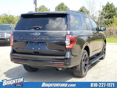 Used 2022 Ford Expedition Limited AWD/4WD image 4