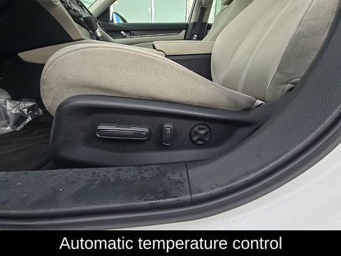 Used 2018 Honda Accord EX image 12