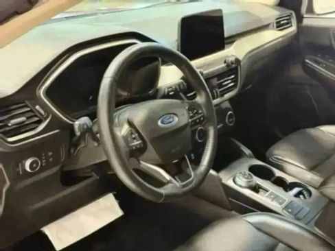 Used 2020 Ford Escape SEL image 12